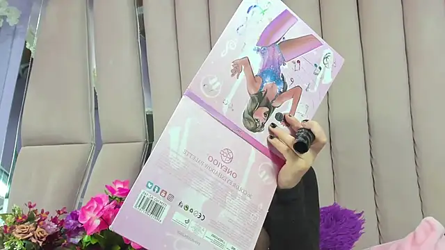 Snapshot of Sasha_Petitte chatting on 11/13/25, 03:49 Sasha Petitte online show from 11/13/25, 03:49