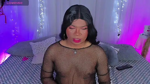 Snapshot of CuteRomi chatting on 12/10/24, 03:52 CuteRomi online show from 12/10/24, 03:52