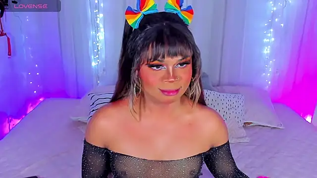 Snapshot of CuteRomi chatting on 01/15/25, 05:08 CuteRomi online show from 01/15/25, 05:08