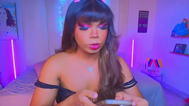 Snapshot of CuteRomi chatting on 09/10/25, 11:27 CuteRomi online show from 09/10/25, 11:27