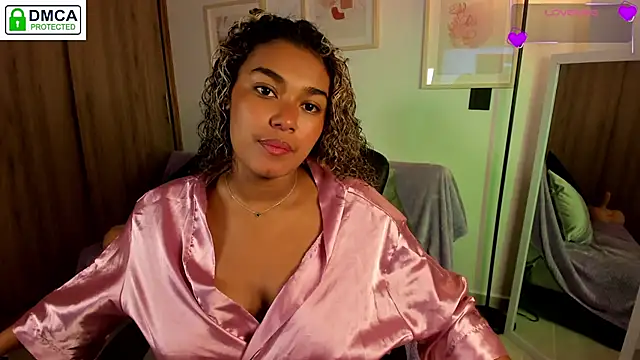 aleja montiel   online show from 11/05/25, 12:49