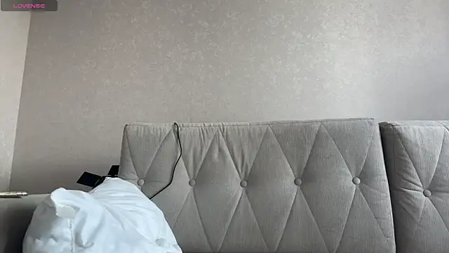 Snapshot of weshycouple chatting on 06/27/26, 03:00 weshycouple online show from 06/27/26, 03:00