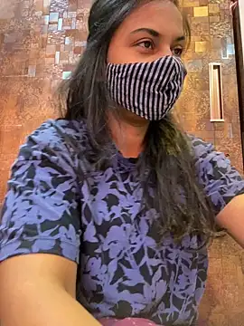 HaaniKaur online show from 01/06/25, 07:42