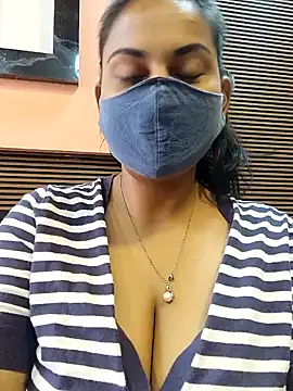 HaaniKaur online show from 01/16/25, 08:00