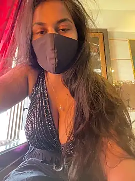 HaaniKaur online show from 11/11/25, 08:03