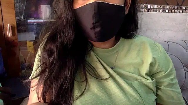 HaaniKaur online show from 05/07/26, 08:20