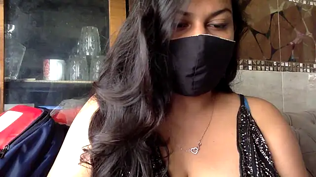 HaaniKaur online show from 05/11/26, 07:58