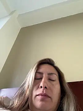 xLadyScarlettx online show from 01/29/25, 11:04