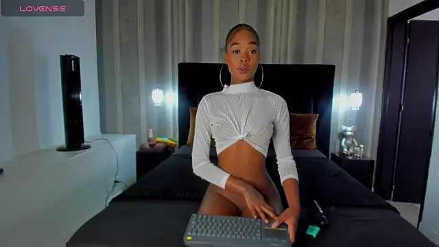 Snapshot of LiaJohnnson chatting on 02/21/25, 09:32 LiaJohnnson online show from 02/21/25, 09:32