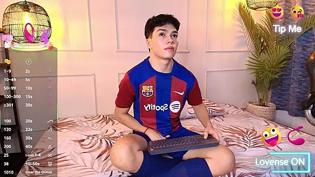 Snapshot of luandy chatting on 02/26/26, 12:15 luandy online show from 02/26/26, 12:15