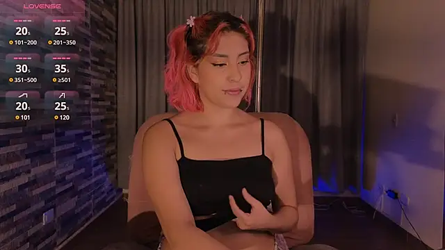 Snapshot of Hairyandsexysalma chatting on 12/17/24, 04:12 Hairyandsexysalma online show from 12/17/24, 04:12