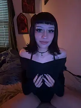 Snapshot of Gothbabbi chatting on 10/25/25, 10:15 Gothbabbi online show from 10/25/25, 10:15