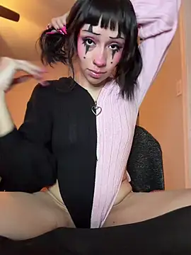 Gothbabbi online show from 04/14/26, 08:37