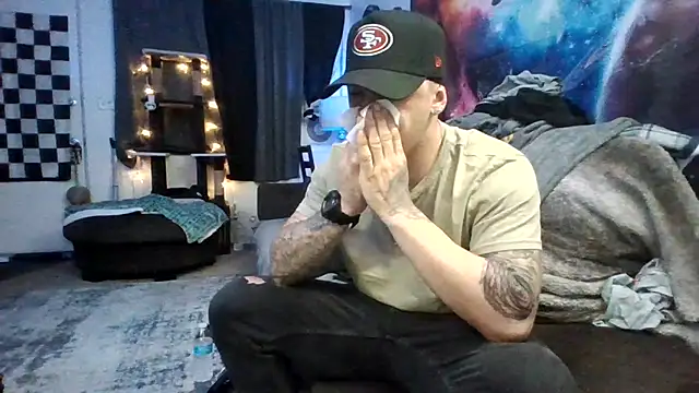 Snapshot of Antoniothedon chatting on 12/13/24, 06:42 Antoniothedon online show from 12/13/24, 06:42