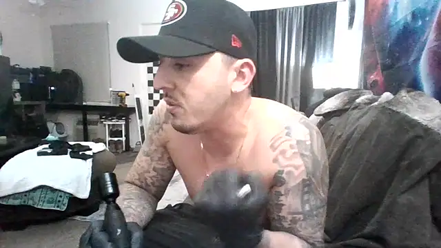 Snapshot of Antoniothedon chatting on 12/18/24, 01:26 Antoniothedon online show from 12/18/24, 01:26