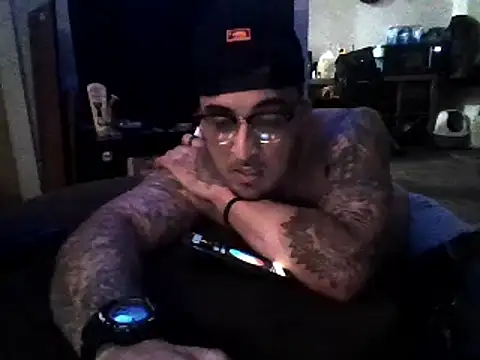 Snapshot of Antoniothedon chatting on 01/26/25, 01:47 Antoniothedon online show from 01/26/25, 01:47