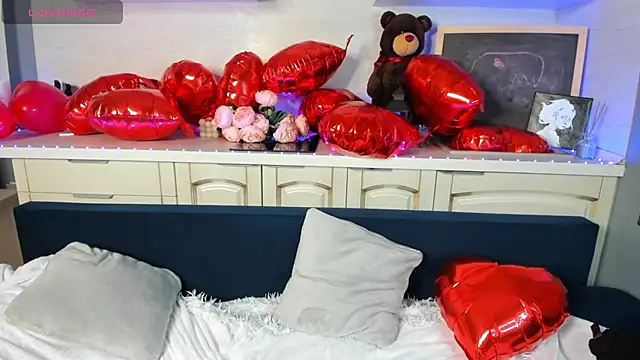 Snapshot of Hellen_Moore chatting on 02/10/25, 07:15 Hellen Moore online show from 02/10/25, 07:15