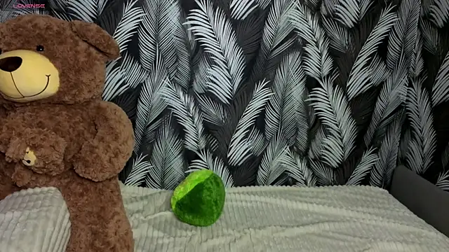 Snapshot of Hellen_Moore chatting on 09/23/25, 01:08 Hellen Moore online show from 09/23/25, 01:08