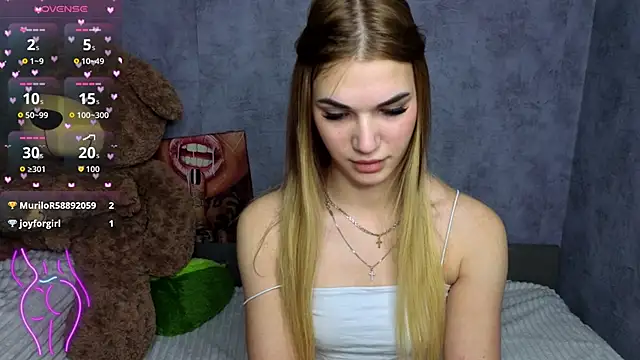 Snapshot of Hellen_Moore chatting on 10/28/25, 12:47 Hellen Moore online show from 10/28/25, 12:47