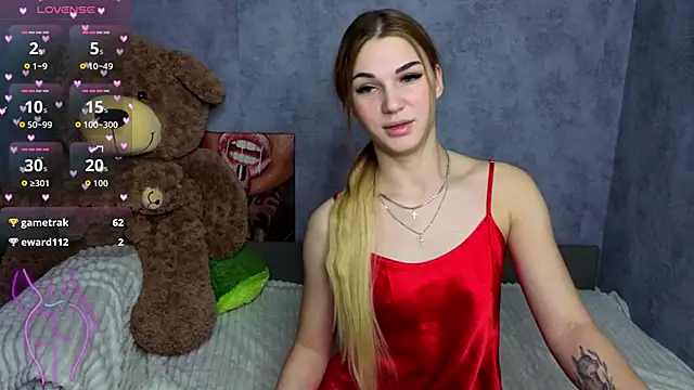 Snapshot of Hellen_Moore chatting on 11/18/25, 12:05 Hellen Moore online show from 11/18/25, 12:05