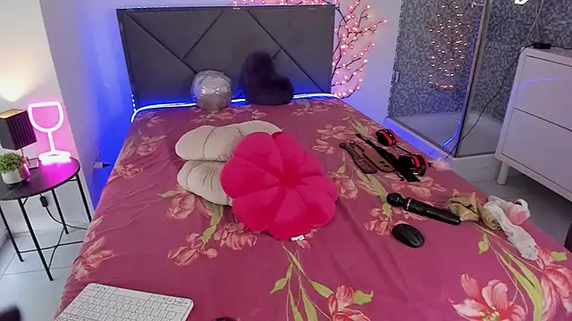 Snapshot of CassieEvans chatting on 09/09/25, 05:18 CassieEvans online show from 09/09/25, 05:18