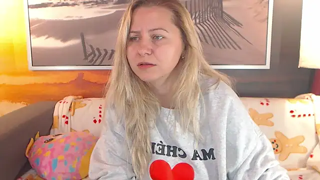 Snapshot of BigBoobsARRI chatting on 12/03/24, 02:05 BigBoobsARRI online show from 12/03/24, 02:05