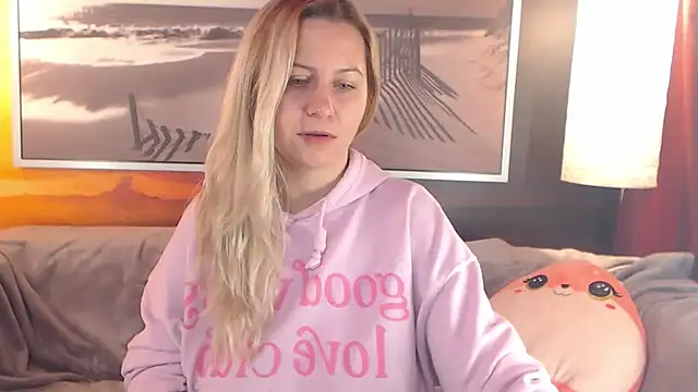 Snapshot of BigBoobsARRI chatting on 12/19/24, 08:13 BigBoobsARRI online show from 12/19/24, 08:13