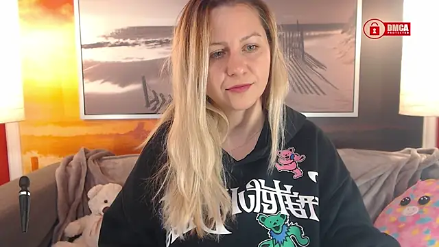 Snapshot of BigBoobsARRI chatting on 02/15/25, 08:33 BigBoobsARRI online show from 02/15/25, 08:33