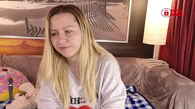 Snapshot of BigBoobsARRI chatting on 02/26/25, 09:32 BigBoobsARRI online show from 02/26/25, 09:32