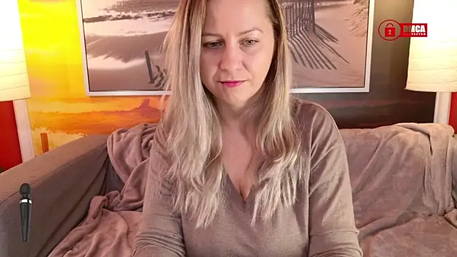 Snapshot of BigBoobsARRI chatting on 03/10/25, 09:10 BigBoobsARRI online show from 03/10/25, 09:10