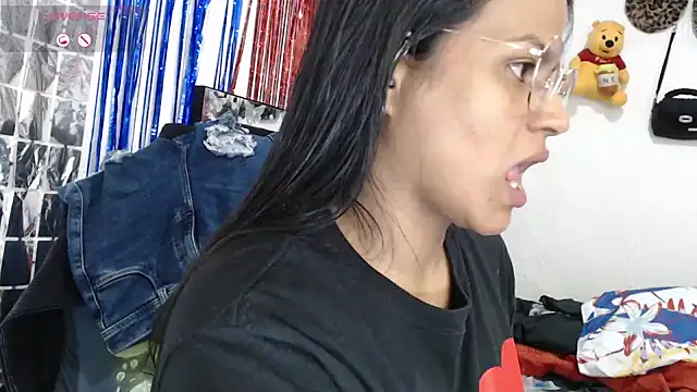 SweetAlmaa online show from 10/16/25, 08:10