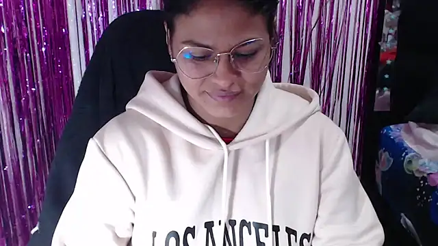 Snapshot of SweetAlmaa chatting on 04/21/26, 09:48 SweetAlmaa online show from 04/21/26, 09:48