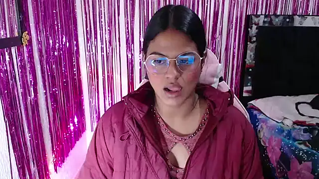 Snapshot of SweetAlmaa chatting on 04/27/26, 10:24 SweetAlmaa online show from 04/27/26, 10:24