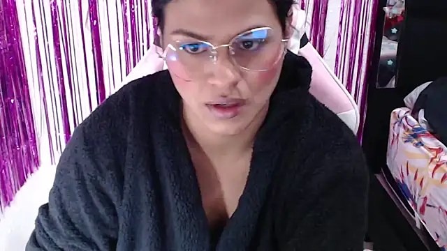 Snapshot of SweetAlmaa chatting on 05/13/26, 10:01 SweetAlmaa online show from 05/13/26, 10:01