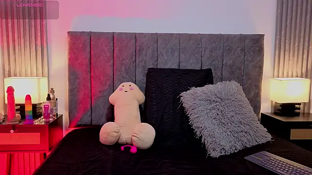 Ema Stone65 online show from 10/27/25, 08:13