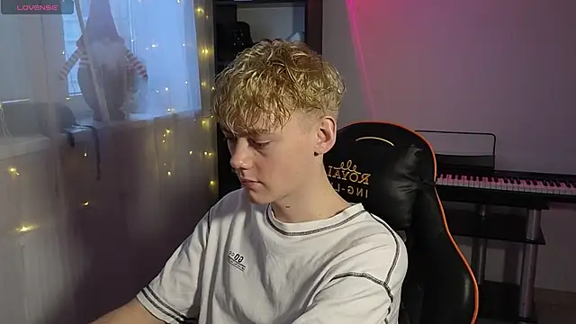 Keytaro online show from 03/02/25, 03:05