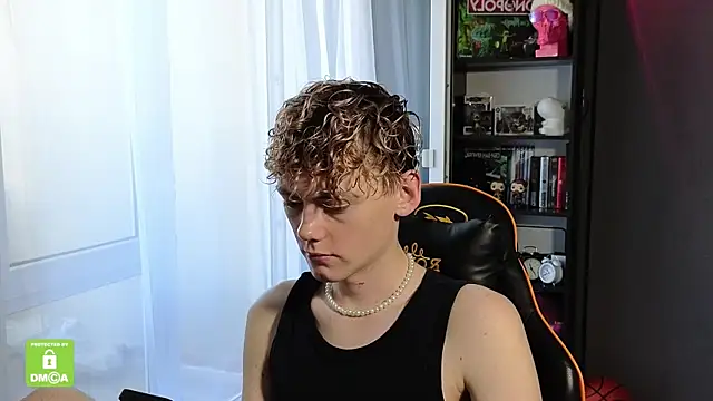 Keytaro online show from 09/27/25, 10:20