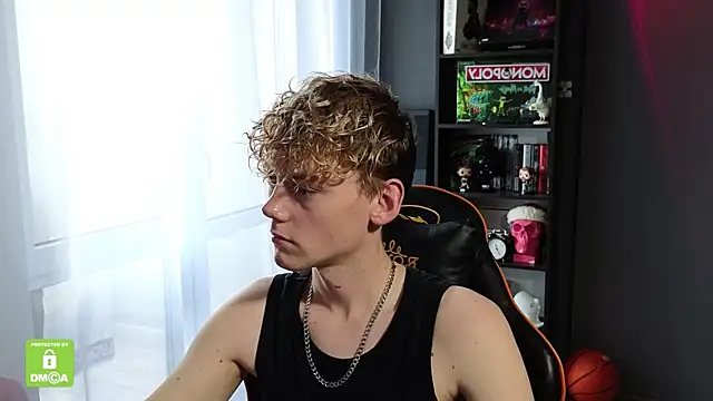 Keytaro online show from 10/11/25, 11:09