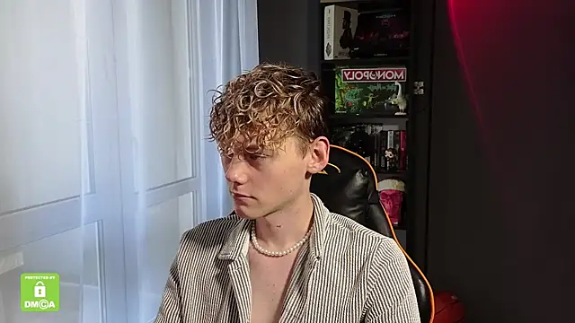 Keytaro online show from 10/14/25, 11:55