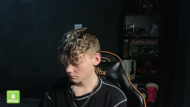 Keytaro online show from 11/25/25, 01:55