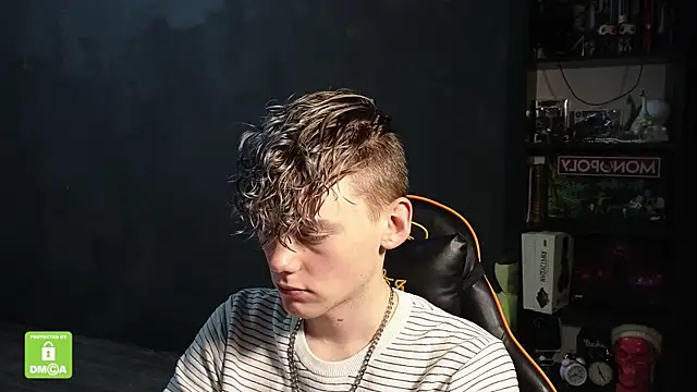 Keytaro online show from 11/30/25, 12:42