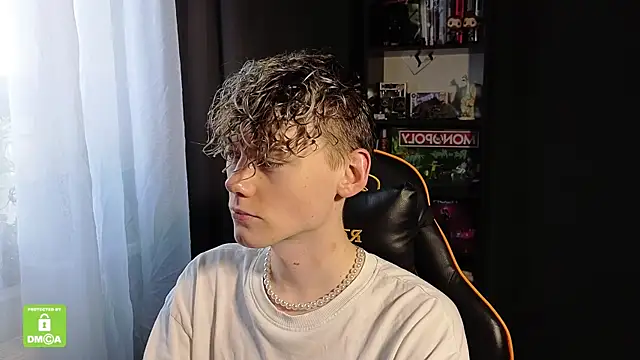 Keytaro online show from 12/15/25, 11:14