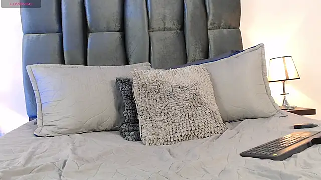 Snapshot of LucyGiraldo chatting on 02/17/25, 03:15 LucyGiraldo online show from 02/17/25, 03:15