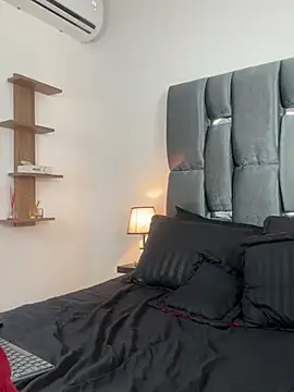 Snapshot of LucyGiraldo chatting on 03/02/25, 09:01 LucyGiraldo online show from 03/02/25, 09:01