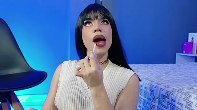 Snapshot of LucyGiraldo chatting on 09/08/25, 10:42 LucyGiraldo online show from 09/08/25, 10:42