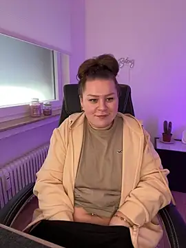 Snapshot of Fancy-Francy chatting on 01/16/25, 09:37 Fancy-Francy online show from 01/16/25, 09:37