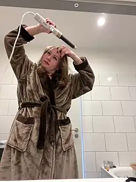 Snapshot of Fancy-Francy chatting on 03/12/25, 02:56 Fancy-Francy online show from 03/12/25, 02:56