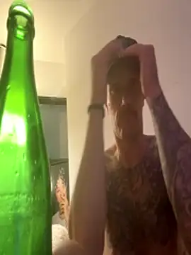 UnCuTupTheBuTT online show from 10/06/25, 09:34