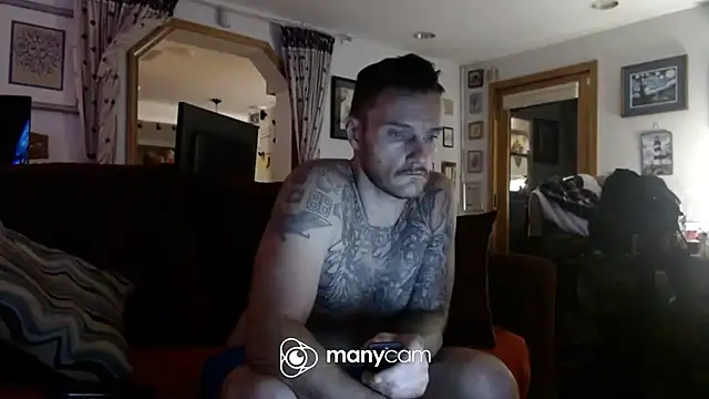 UnCuTupTheBuTT online show from 10/13/25, 07:19