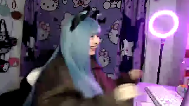 lussyevans24 online show from 05/05/26, 02:52